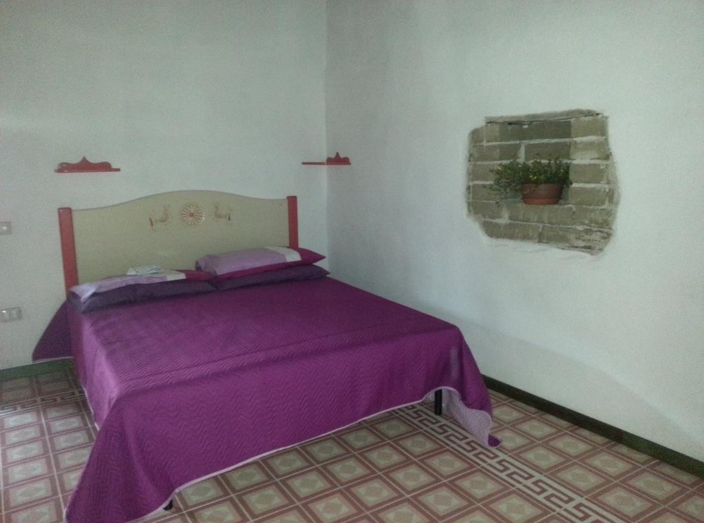 Hotel Sa Domu E Crakeras Oristano Habitación foto
